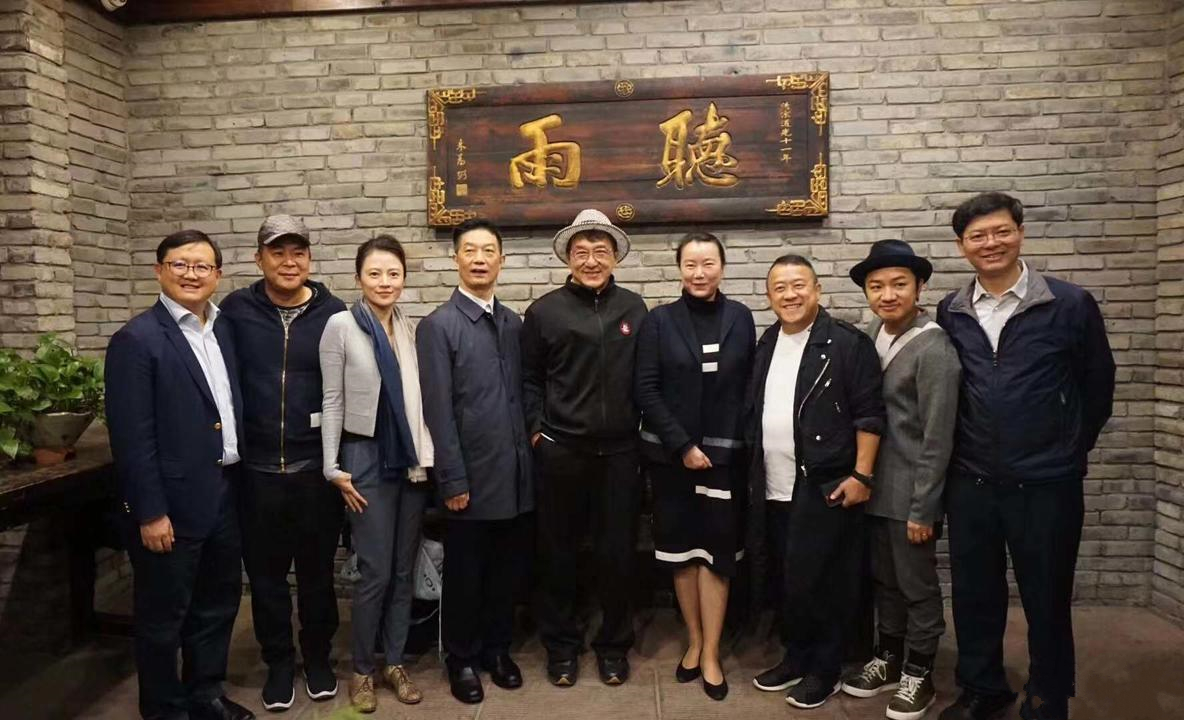 成龙.jpg 成龙.jpg